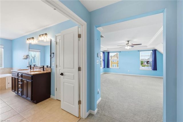 2101 Beeblossom LN, Chesapeake, VA 23323