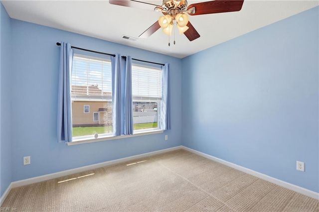 2101 Beeblossom LN, Chesapeake, VA 23323