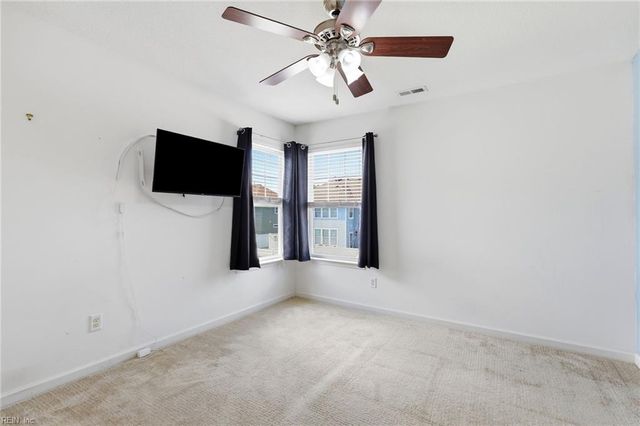 2101 Beeblossom LN, Chesapeake, VA 23323