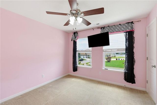 2101 Beeblossom LN, Chesapeake, VA 23323