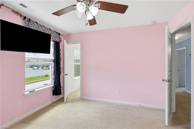 2101 Beeblossom LN, Chesapeake, VA 23323