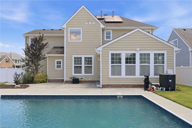 2101 Beeblossom LN, Chesapeake, VA 23323
