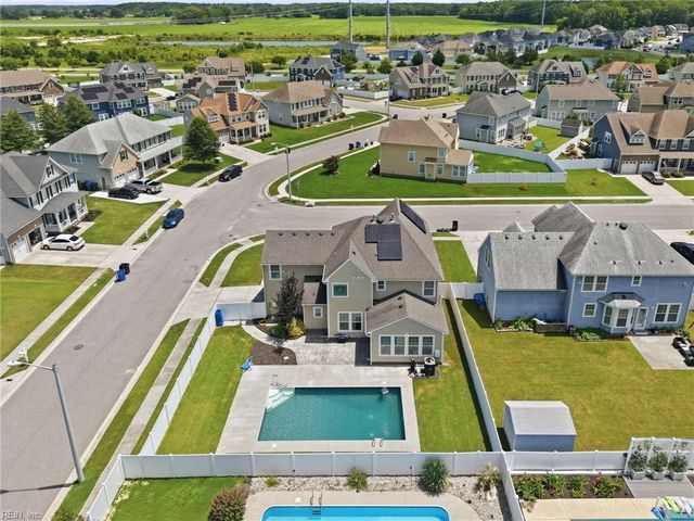 2101 Beeblossom LN, Chesapeake, VA 23323