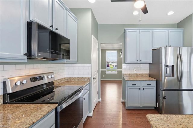2101 Beeblossom LN, Chesapeake, VA 23323
