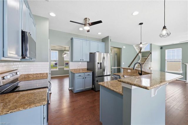 2101 Beeblossom LN, Chesapeake, VA 23323