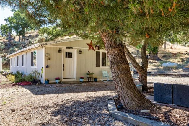 17500 High Gun Drive, Tehachapi, CA 93561