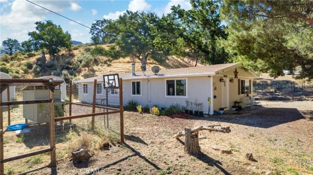 17500 High Gun Drive, Tehachapi, CA 93561