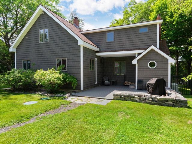 1468 Savage Point Road, North Hero, VT 05474
