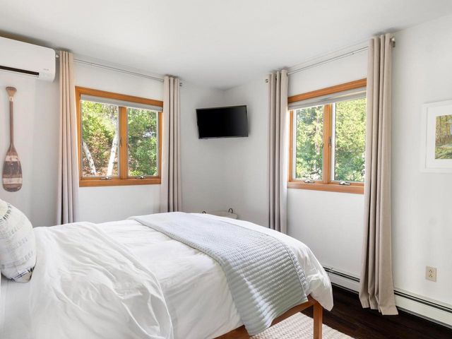 1468 Savage Point Road, North Hero, VT 05474