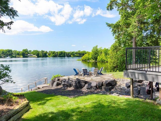 1468 Savage Point Road, North Hero, VT 05474