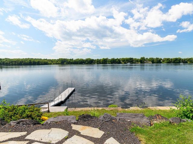 1468 Savage Point Road, North Hero, VT 05474