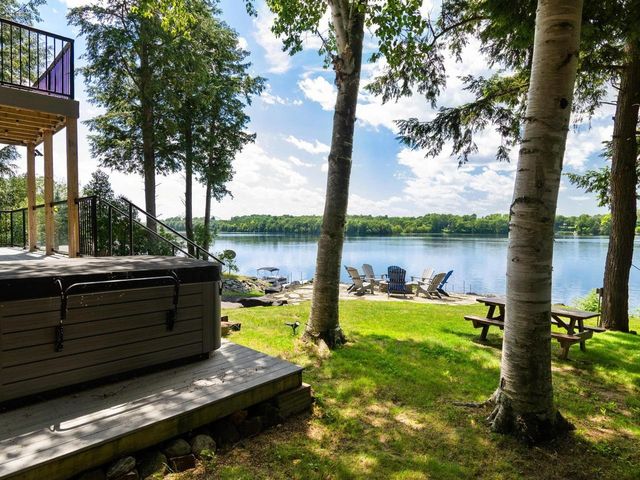 1468 Savage Point Road, North Hero, VT 05474