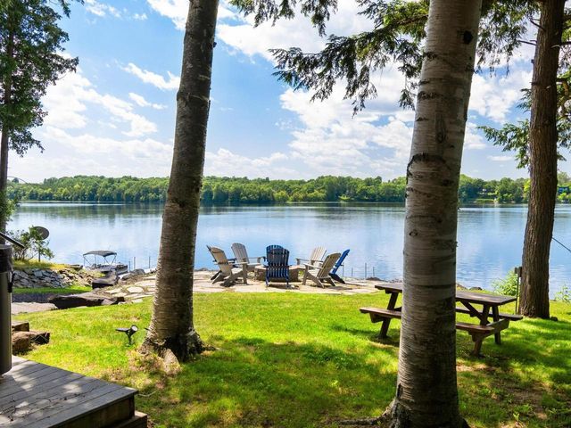 1468 Savage Point Road, North Hero, VT 05474