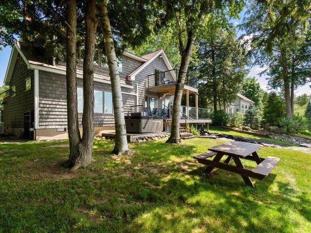 1468 Savage Point Road, North Hero, VT 05474