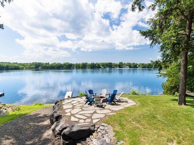 1468 Savage Point Road, North Hero, VT 05474