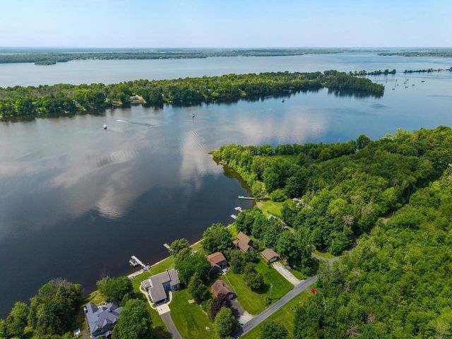 1468 Savage Point Road, North Hero, VT 05474