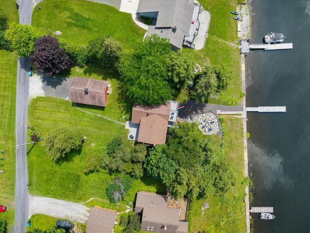 1468 Savage Point Road, North Hero, VT 05474