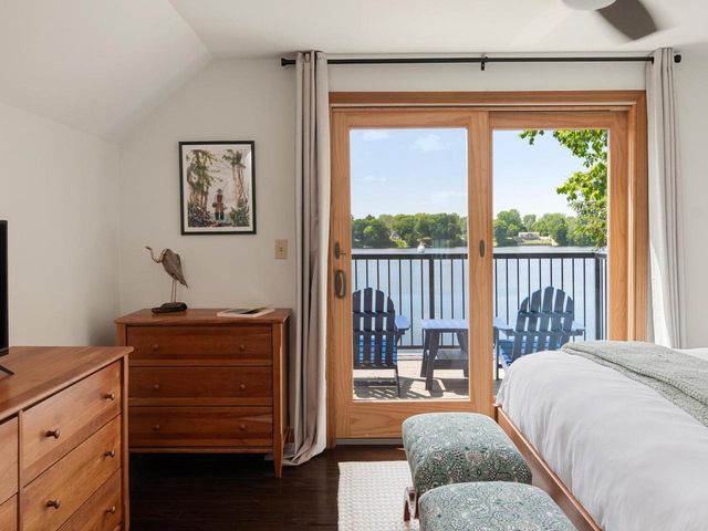 1468 Savage Point Road, North Hero, VT 05474