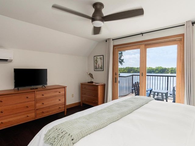 1468 Savage Point Road, North Hero, VT 05474