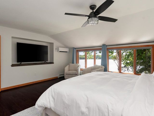 1468 Savage Point Road, North Hero, VT 05474