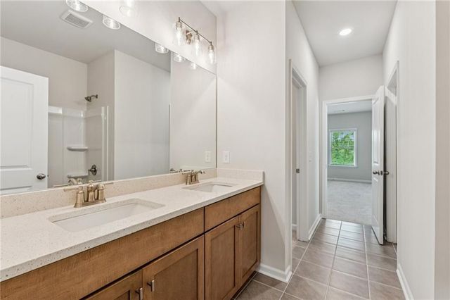 5556 Keswick Drive, Flowery Branch, GA 30542