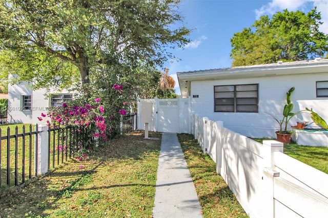 715 NE 92nd St, Miami Shores, FL 33138