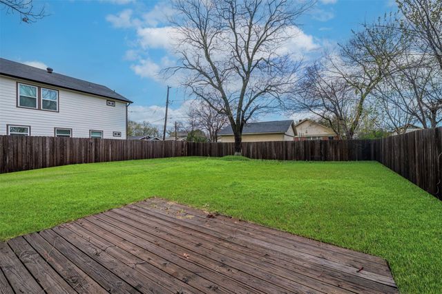 3240 Lipscomb Street, Fort Worth, TX 76110