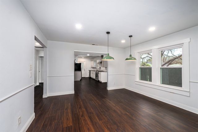 3240 Lipscomb Street, Fort Worth, TX 76110