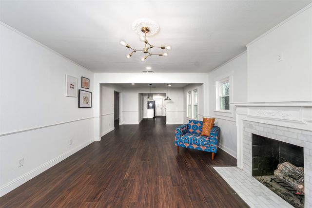 3240 Lipscomb Street, Fort Worth, TX 76110