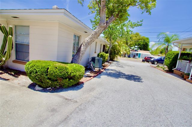 411 PLEASANT STREET, Clearwater, FL 33755