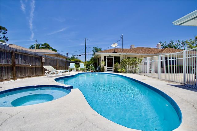 411 PLEASANT STREET, Clearwater, FL 33755