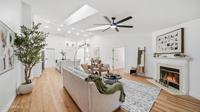 2098 FOREST GATE Drive E, Jacksonville, FL 32246