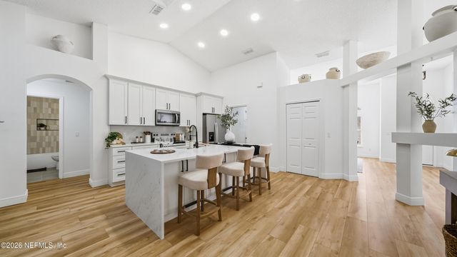 2098 FOREST GATE Drive E, Jacksonville, FL 32246