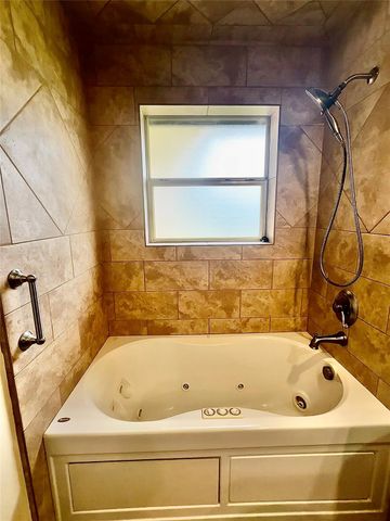 318 Peach Point, Jones Creek, TX 77541