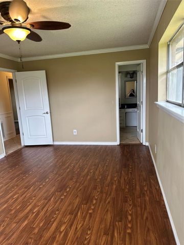 318 Peach Point, Jones Creek, TX 77541