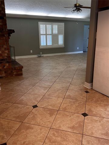 318 Peach Point, Jones Creek, TX 77541