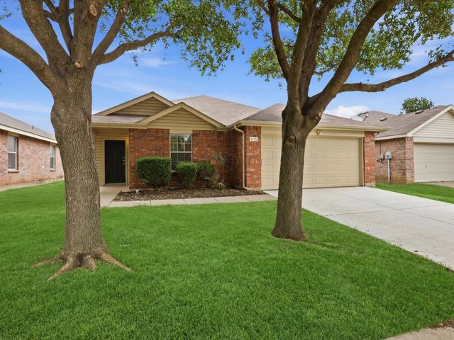 1132 Boxwood Drive, Crowley, TX 76036