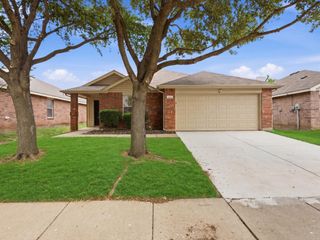1132 Boxwood Drive, Crowley, TX 76036