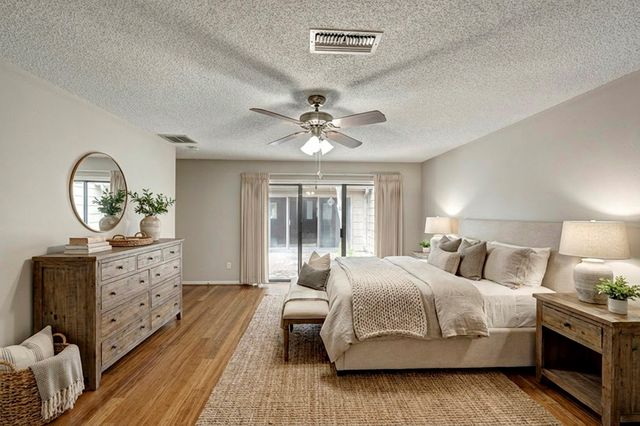 9943 Kemp Forest Drive, Houston, TX 77080