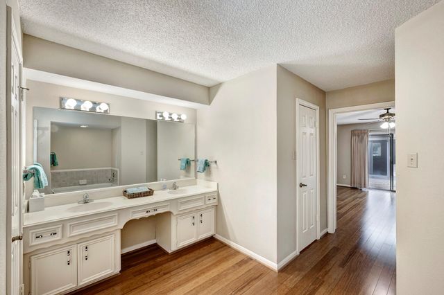 9943 Kemp Forest Drive, Houston, TX 77080