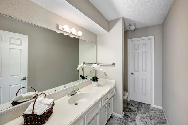 9943 Kemp Forest Drive, Houston, TX 77080