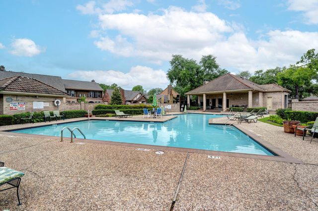 9943 Kemp Forest Drive, Houston, TX 77080