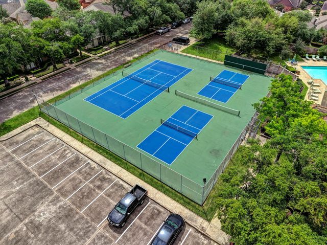 9943 Kemp Forest Drive, Houston, TX 77080