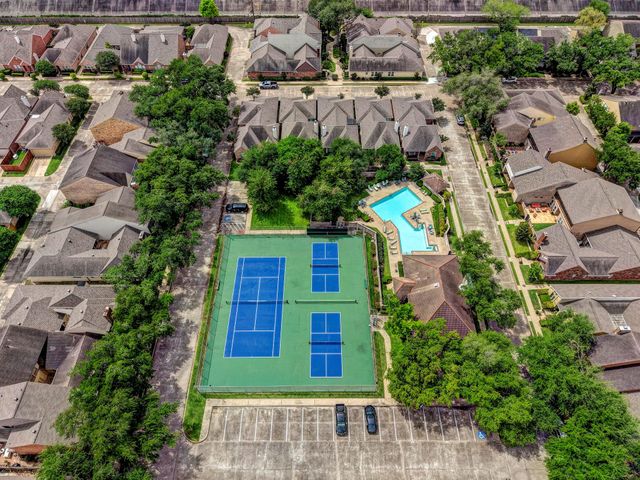 9943 Kemp Forest Drive, Houston, TX 77080