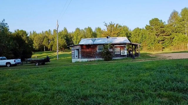 540 Rolling Oak Dr, Big Sandy, TN 38221