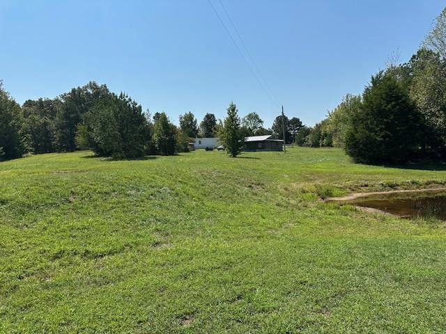 540 Rolling Oak Dr, Big Sandy, TN 38221
