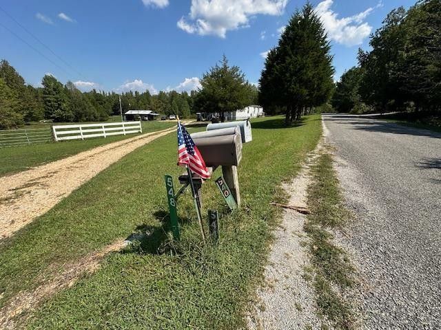 540 Rolling Oak Dr, Big Sandy, TN 38221