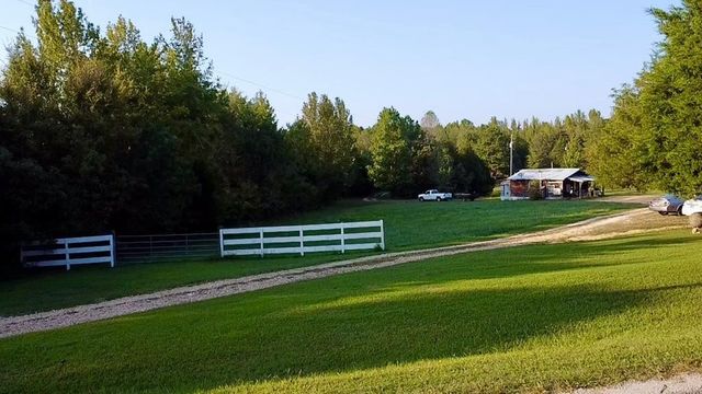 540 Rolling Oak Dr, Big Sandy, TN 38221