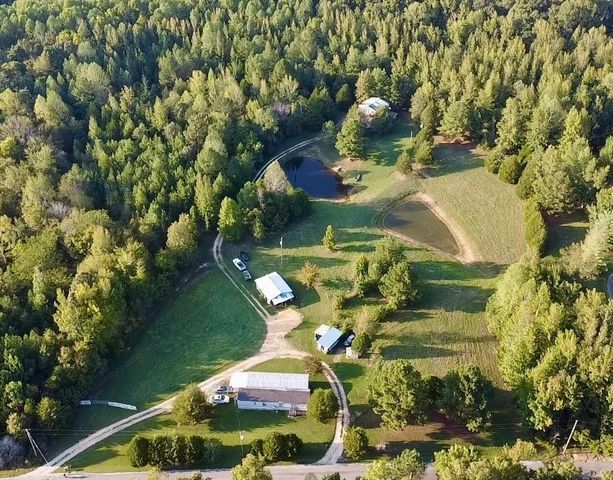 540 Rolling Oak Dr, Big Sandy, TN 38221