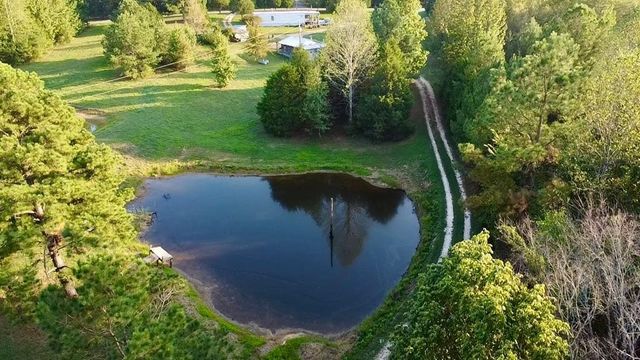 540 Rolling Oak Dr, Big Sandy, TN 38221